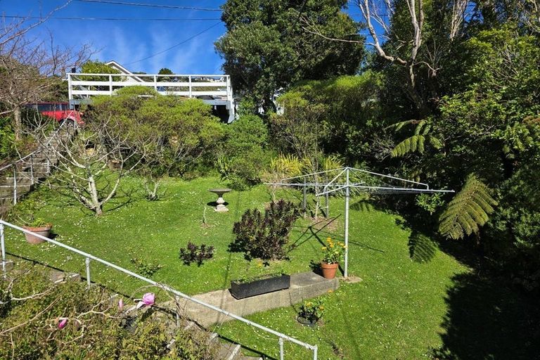 Photo of property in 24 Silverstream Road, Crofton Downs, Wellington, 6035