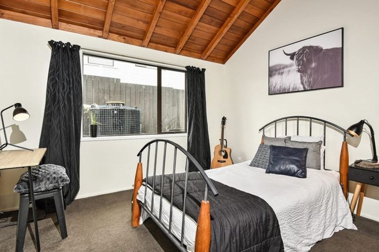 Photo of property in 34 Seacliffe Road, Hillsborough, Auckland, 1042