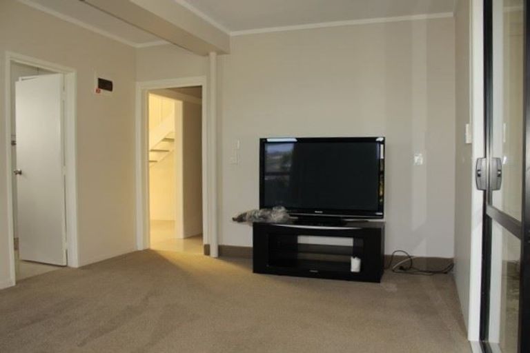 Photo of property in 123 Sandspit Road, Shelly Park, Auckland, 2014