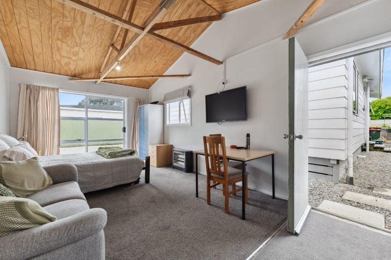 Photo of property in 2/5 Rainsford Street, Moturoa, New Plymouth, 4310