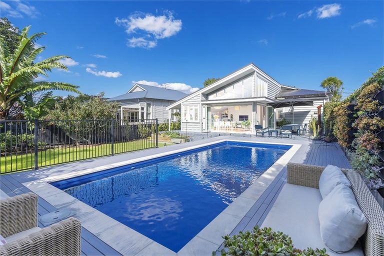 Photo of property in 17 Dunbar Road, Mount Eden, Auckland, 1024
