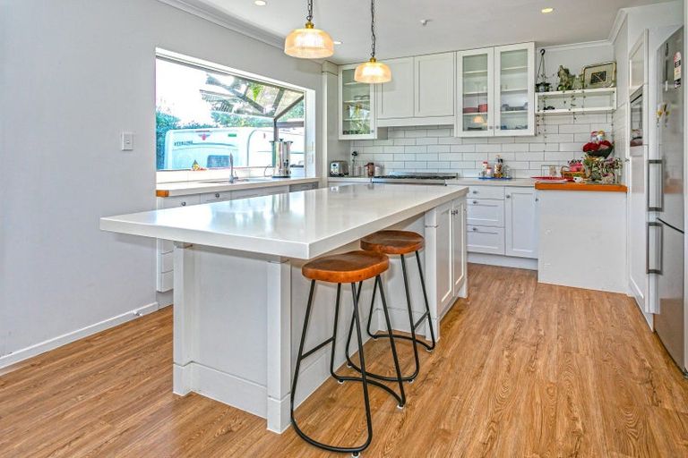 Photo of property in 5 Kauri Place, Tairua, 3508