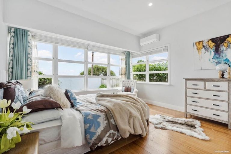 Photo of property in 1/92 East Coast Road, Milford, Auckland, 0620