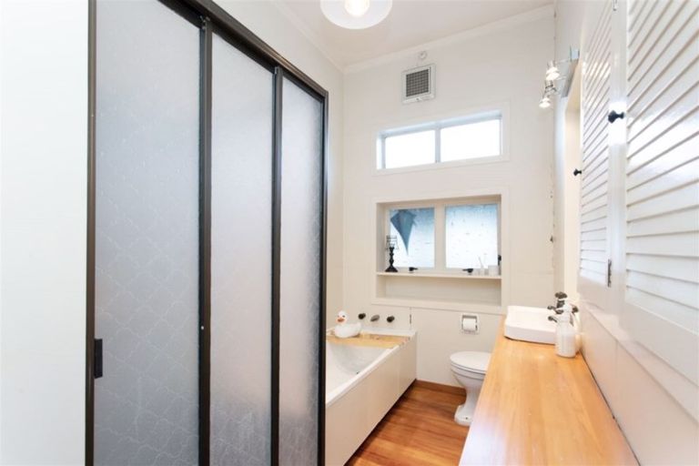 Photo of property in 12 Stratford Street, Merivale, Christchurch, 8014