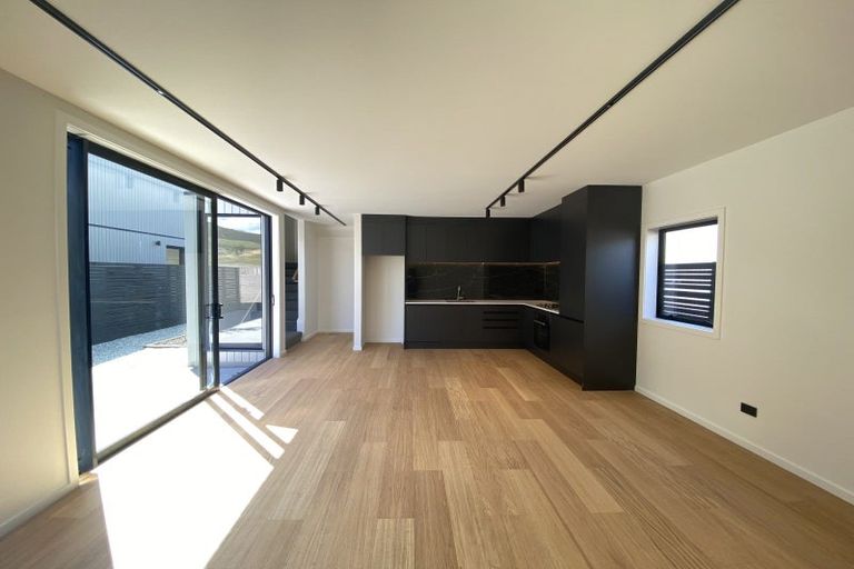 Photo of property in 39 Casterway Crescent, Jacks Point, 9371