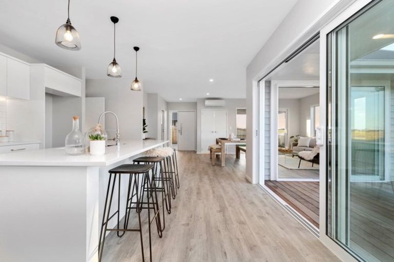 Photo of property in 8 Warlock Way, Papamoa, 3118