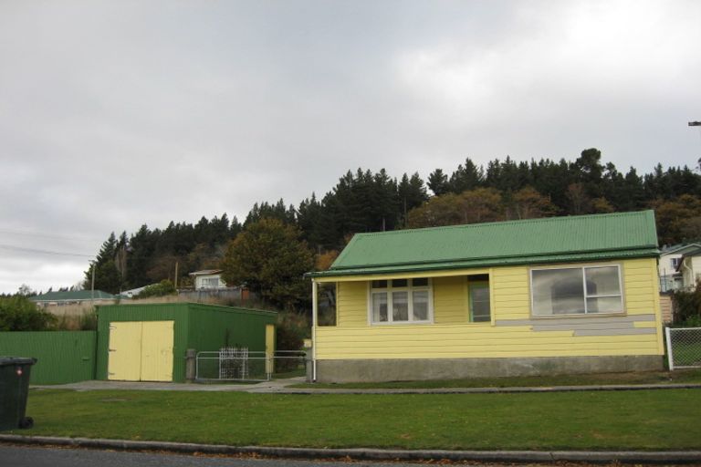Photo of property in 62 Salcombe Street, Kaitangata, 9210