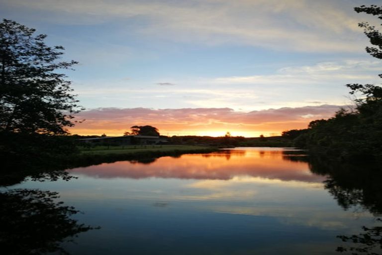 Photo of property in 291 Napier Road, Kelvin Grove, Palmerston North, 4470