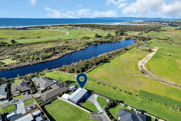 Photo of property in 11 Sea Dune Place, Ruakaka, 0116