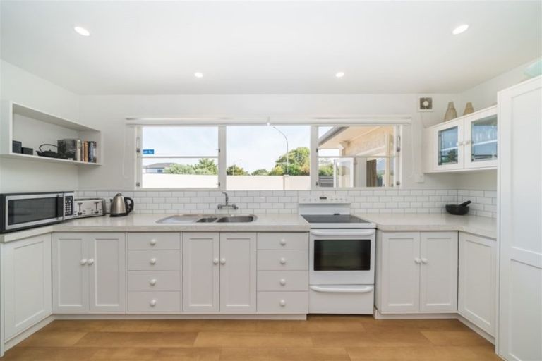 Photo of property in 14 Lincoln Terrace, Hokowhitu, Palmerston North, 4410