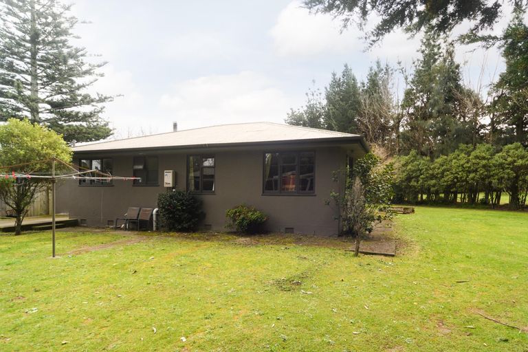 Photo of property in 19 Hewitts Road, Linton, Palmerston North, 4472
