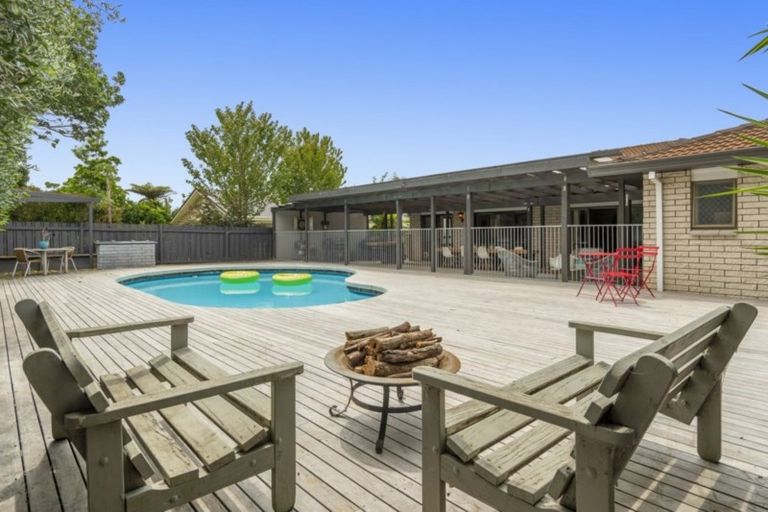 Photo of property in 15 Endeavour Avenue, Welcome Bay, Tauranga, 3112