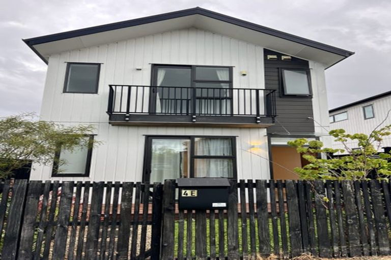 Photo of property in 4e Montmere Avenue, Te Atatu Peninsula, Auckland, 0610