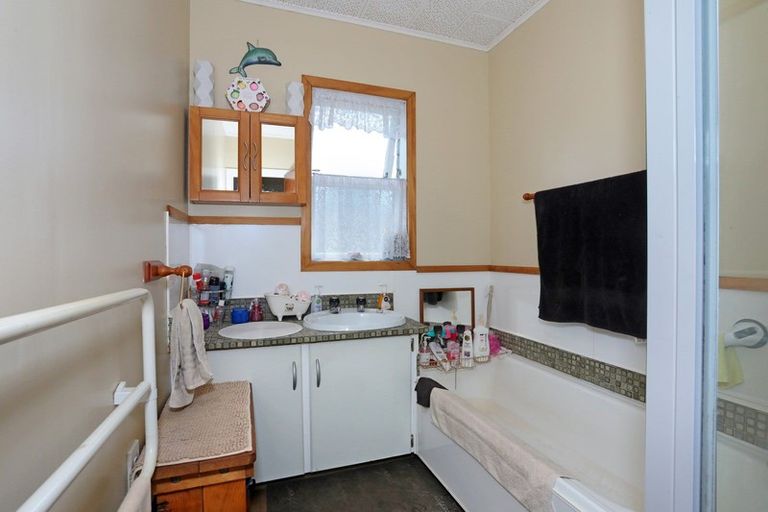 Photo of property in 20 Grey Street, Marton, 4710