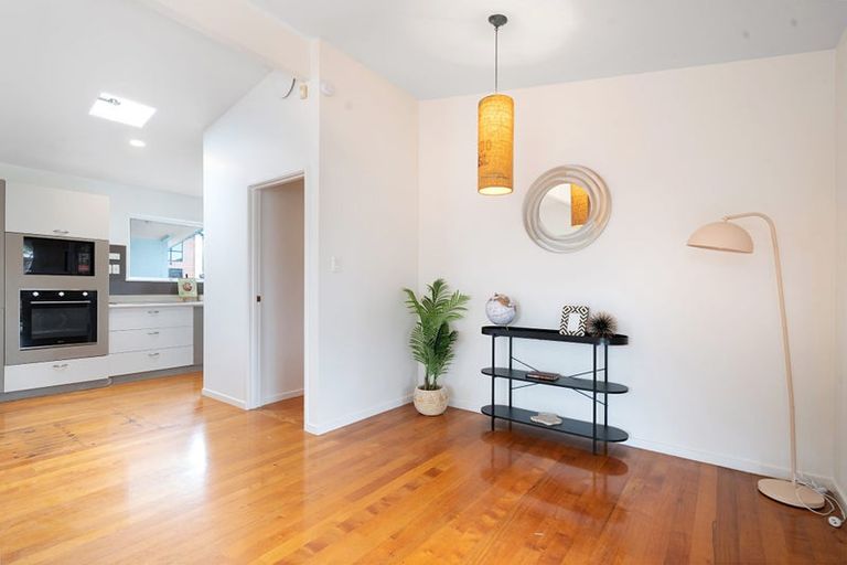 Photo of property in 174 Don Buck Road, Massey, Auckland, 0614