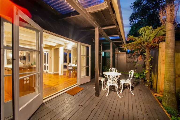 Photo of property in 18 Ohawe Terrace, Ohawe, Hawera, 4671