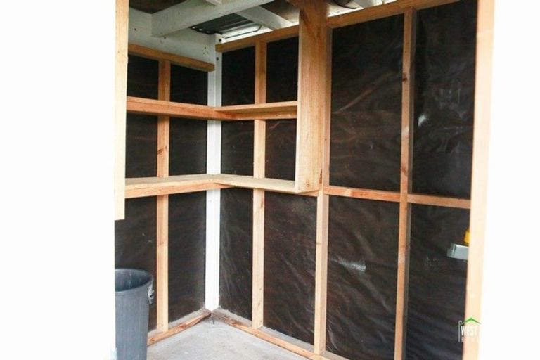 Photo of property in 2/1 Imperial Place, Henderson, Auckland, 0612