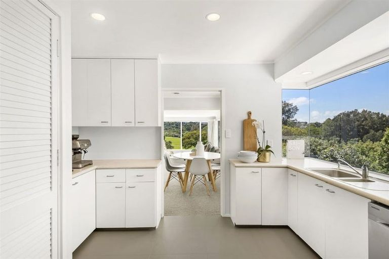 Photo of property in 14 Tarahanga Street, Northcote, Auckland, 0627