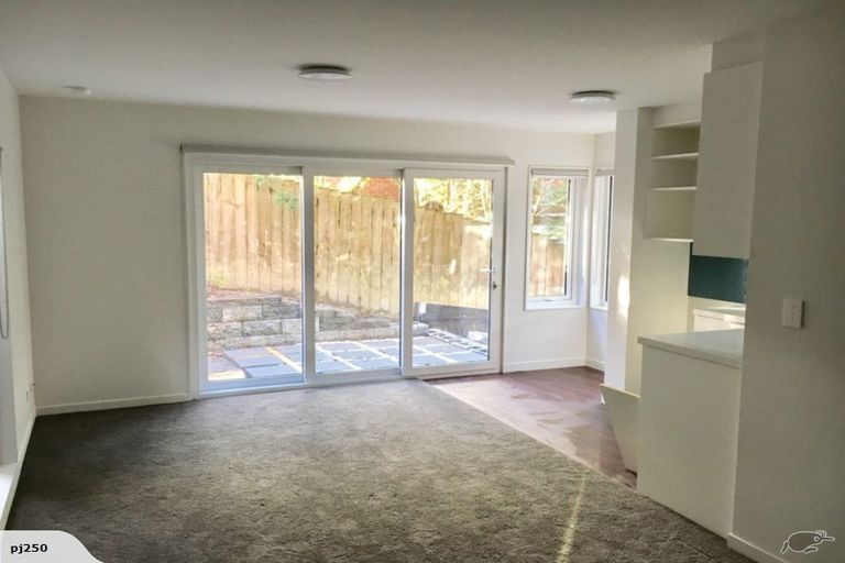 Photo of property in 20 Vienna Place, Birkenhead, Auckland, 0626