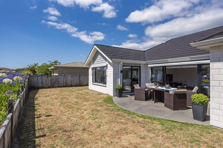 Photo of property in 176 Milne Drive, Paraparaumu, 5032