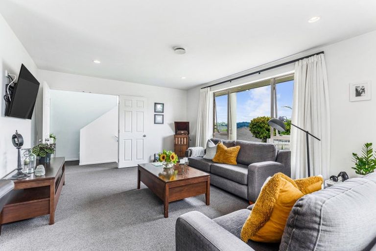 Photo of property in 23 Henry Partington Place, Greenhithe, Auckland, 0632