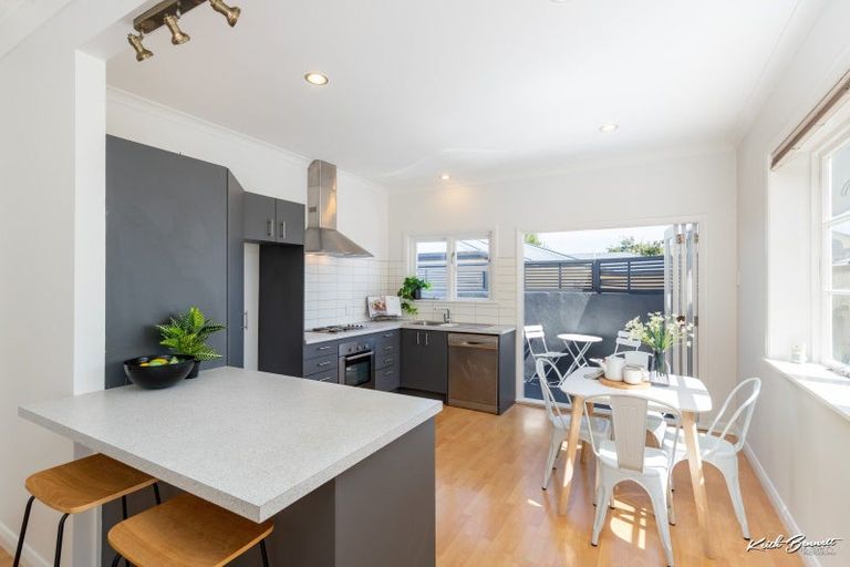 Photo of property in 33 Waiwhetu Road, Waiwhetu, Lower Hutt, 5010