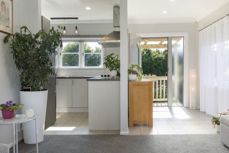 Photo of property in 2 Simpson Road, Ranui, Auckland, 0612