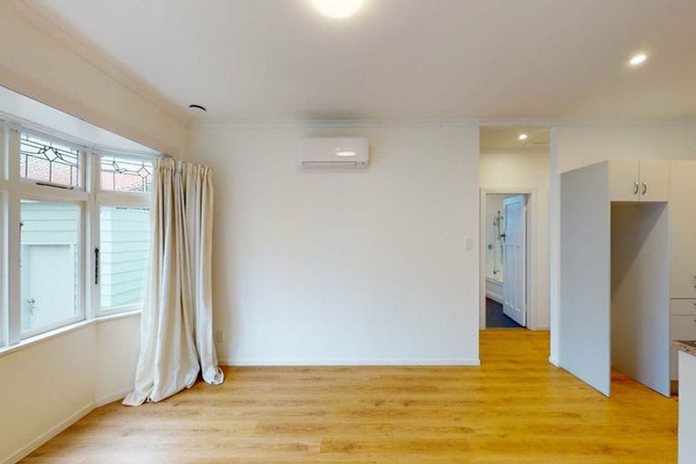 Photo of property in 397 Karori Road, Karori, Wellington, 6012