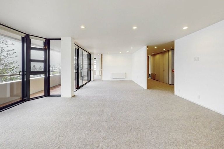 Photo of property in 6/260 Oriental Parade, Oriental Bay, Wellington, 6011