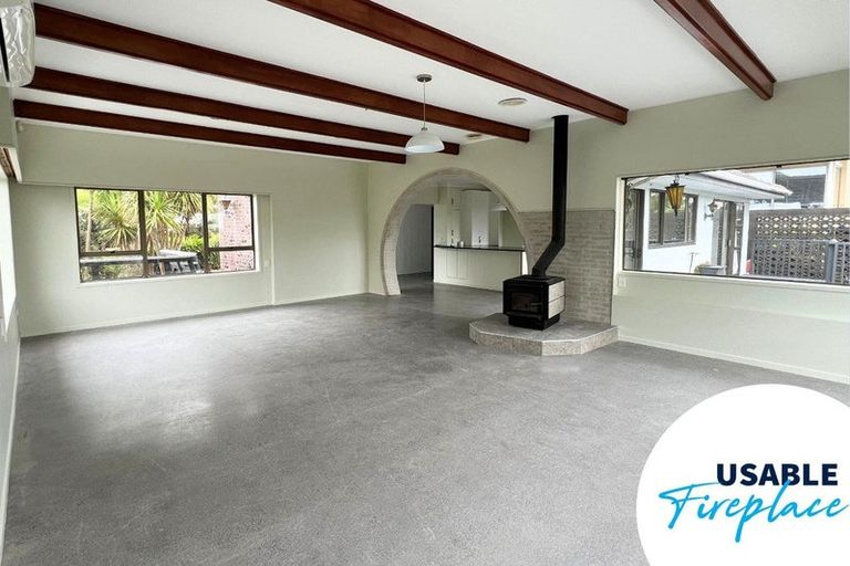 Photo of property in 1070 Scenic Drive North, Swanson, Auckland, 0816