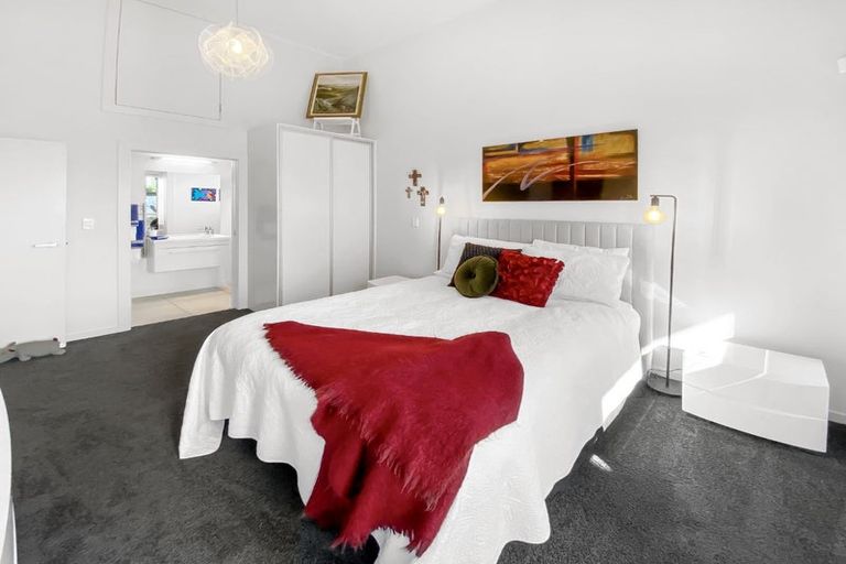 Photo of property in 615 Marine Parade, Napier South, Napier, 4110