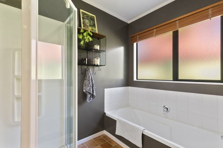 Photo of property in 141 Woodman Drive, Tawa, Wellington, 5028