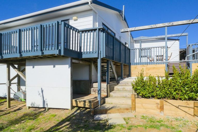 Photo of property in 8 Maraval Crescent, Grenada Village, Wellington, 6037