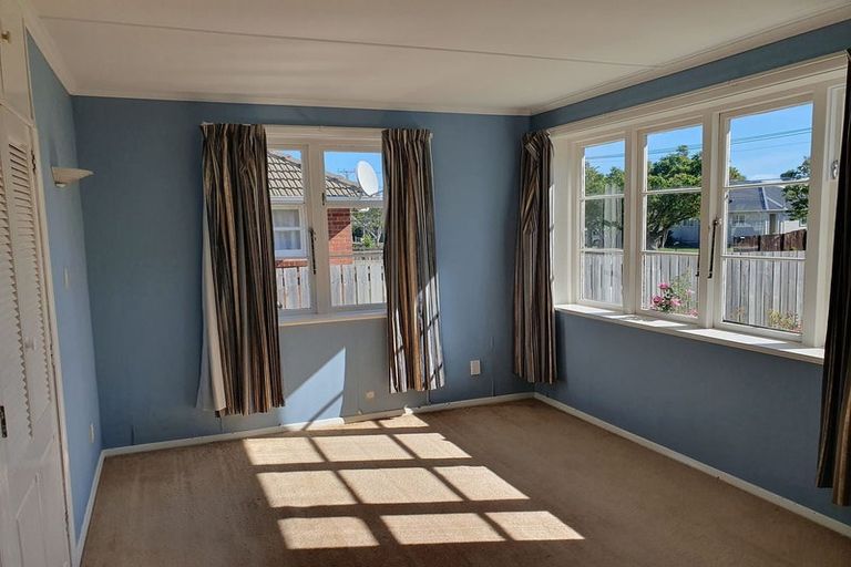 Photo of property in 96 Reynolds Street, Taita, Lower Hutt, 5011