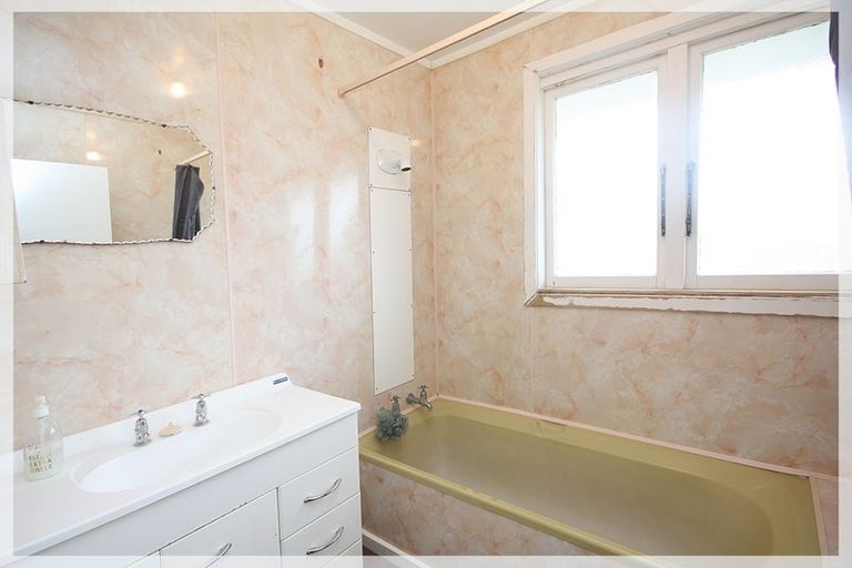 Photo of property in 19 Linklater Avenue, Foxton Beach, Foxton, 4815