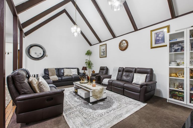 Photo of property in 18 Kohinoor Avenue, Mangere, Auckland, 2022