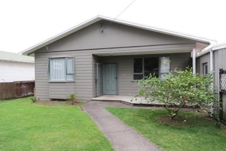 Photo of property in 15 Richmond Street, Fitzroy, New Plymouth, 4312