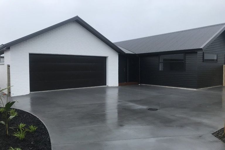 Photo of property in 18 Mida Close, Papamoa Beach, Papamoa, 3118