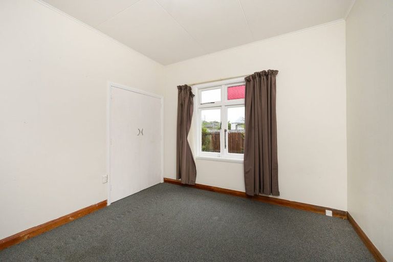 Photo of property in 17 Haydon Street, Roslyn, Palmerston North, 4414