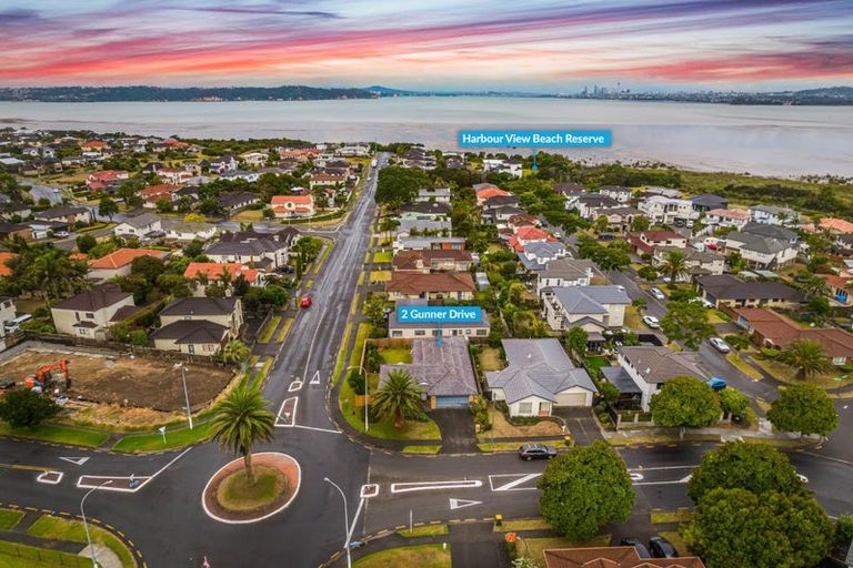 Photo of property in 2 Gunner Drive, Te Atatu Peninsula, Auckland, 0610