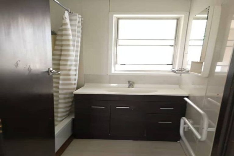 Photo of property in 10 Ware Place, Pakuranga Heights, Auckland, 2010