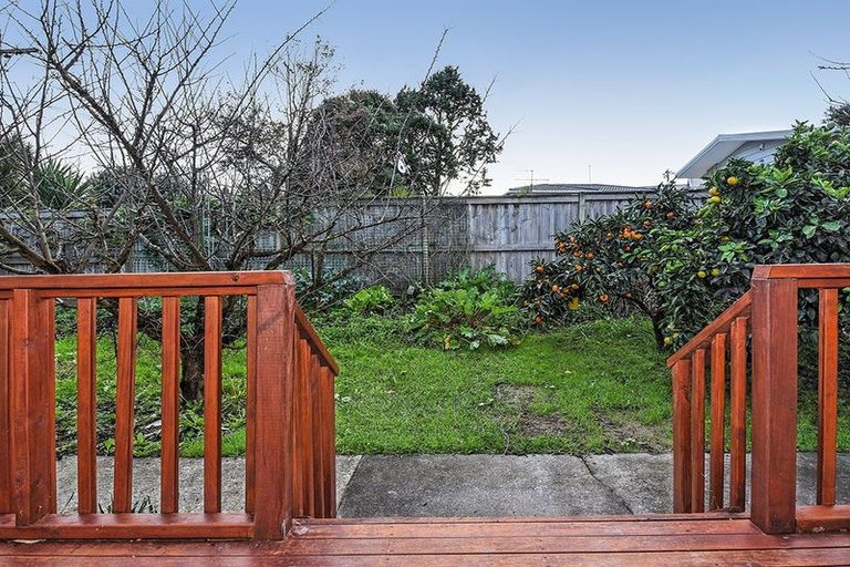 Photo of property in 18 Roberts Road, Te Atatu South, Auckland, 0610