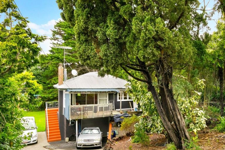 Photo of property in 18 Killarney Avenue, Torbay, Auckland, 0630