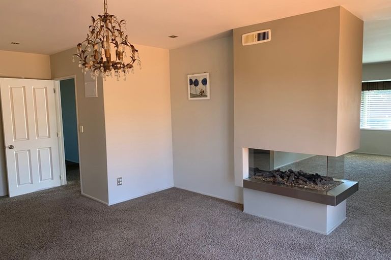 Photo of property in 41 Lynwood Road, New Lynn, Auckland, 0600