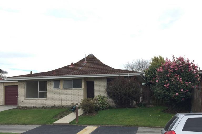 Photo of property in 28 Solway Avenue, Ilam, Christchurch, 8041