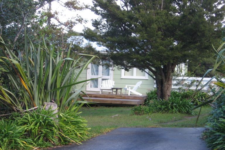 Photo of property in 12 Grand View Road, Leigh, 0985