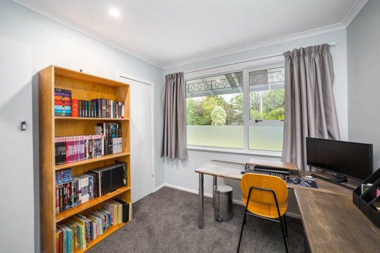 Photo of property in 14 Mahupuku Street, Greytown, 5712