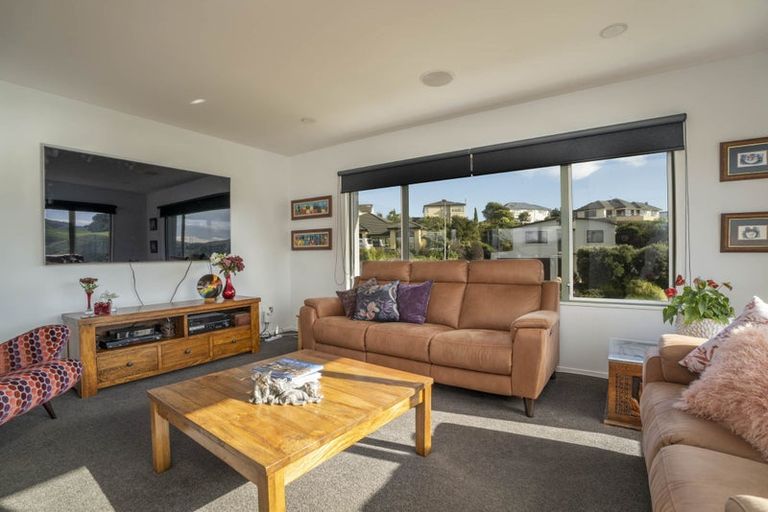 Photo of property in 12 Pendennis Point, Camborne, Porirua, 5026