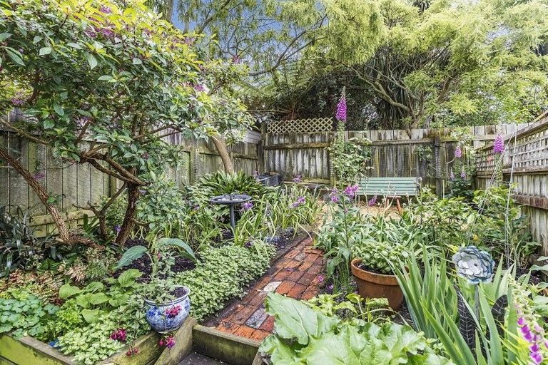 Photo of property in 23 Donald Mclean Street, Newtown, Wellington, 6021