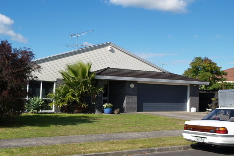 Photo of property in 3 Daria Place, Northpark, Auckland, 2013